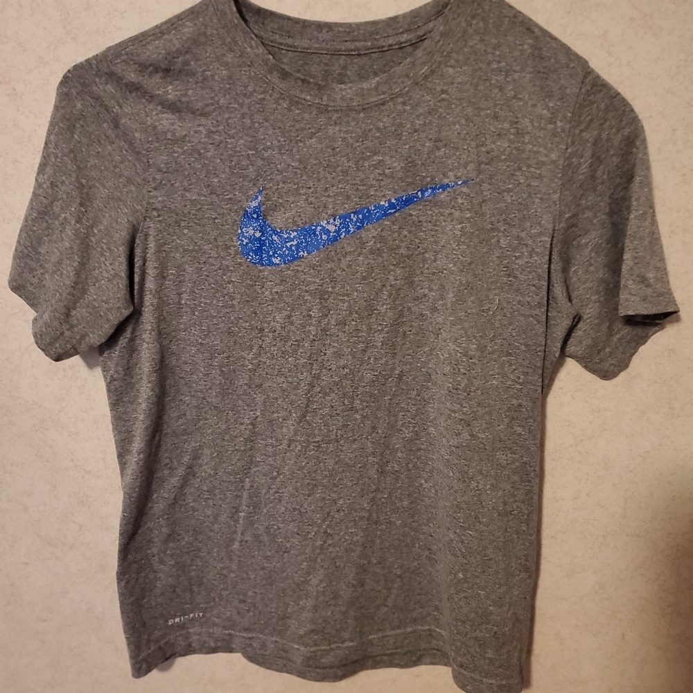 Nike tshirt